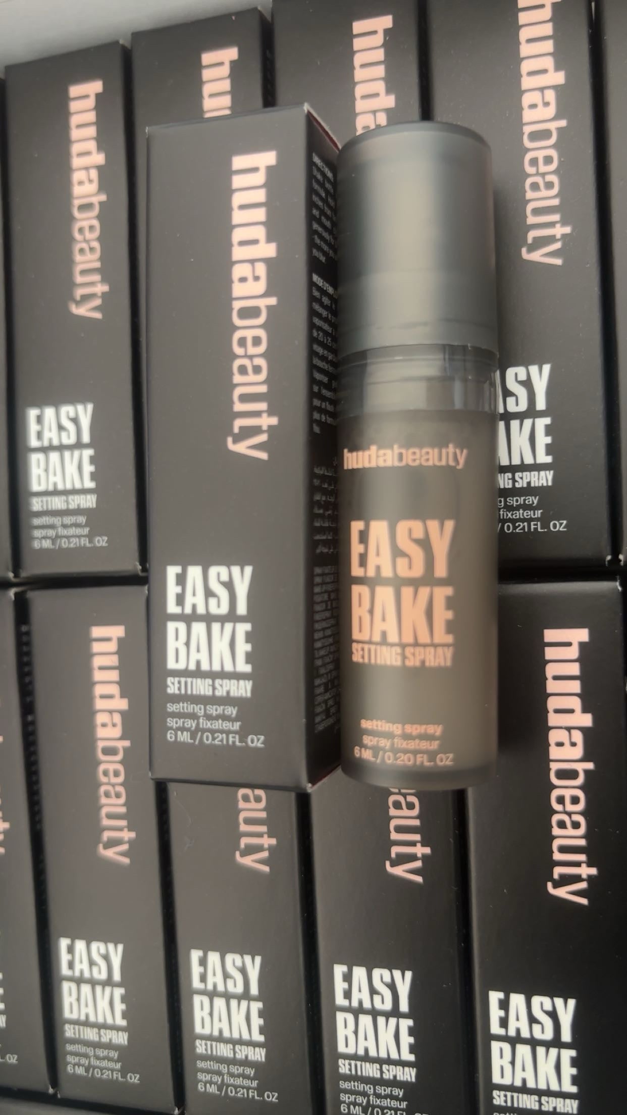 🌸 Spray fixateur Easy Bake - Huda Beauty -